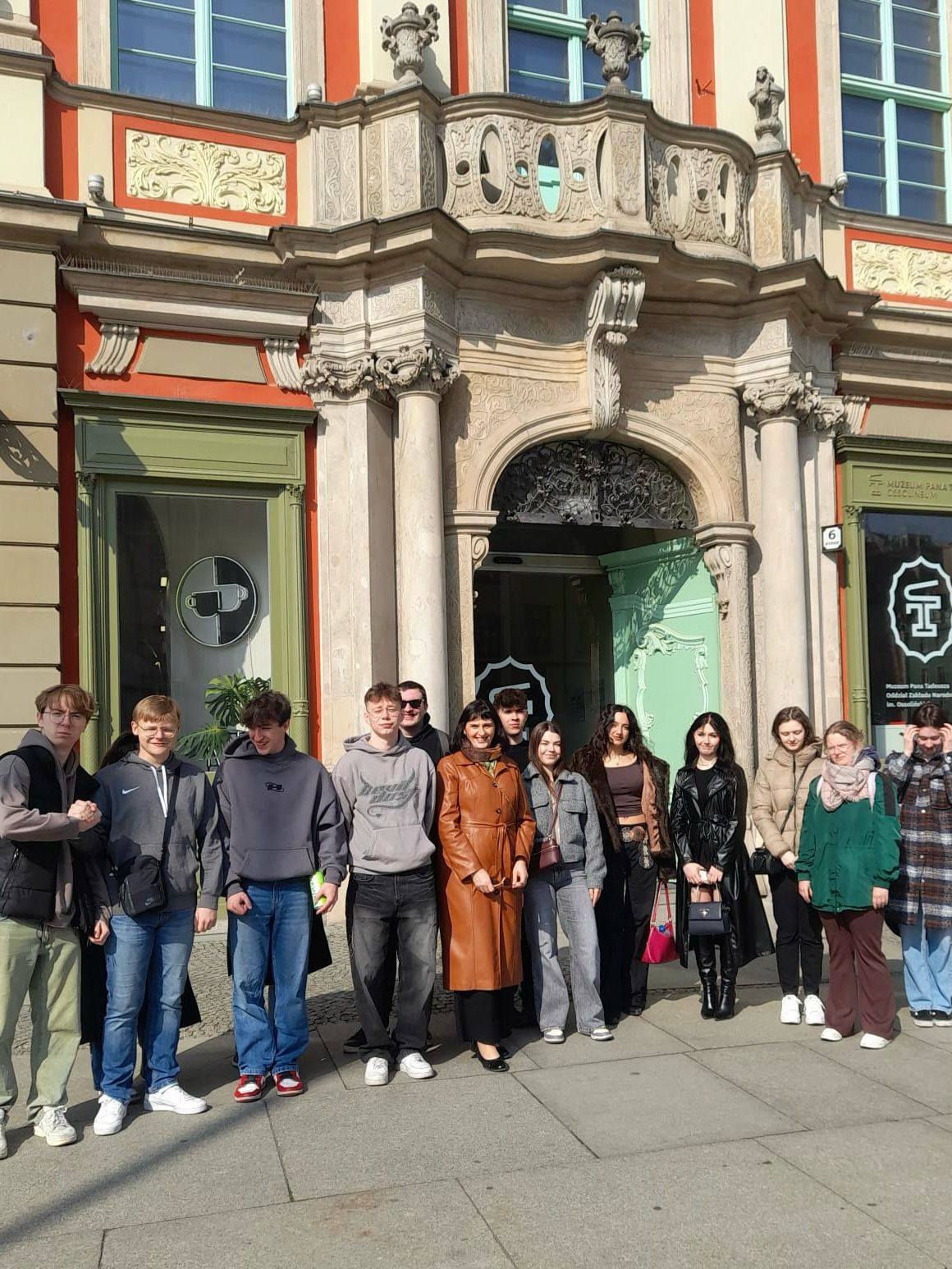 5d Pod Złotym Słońcem